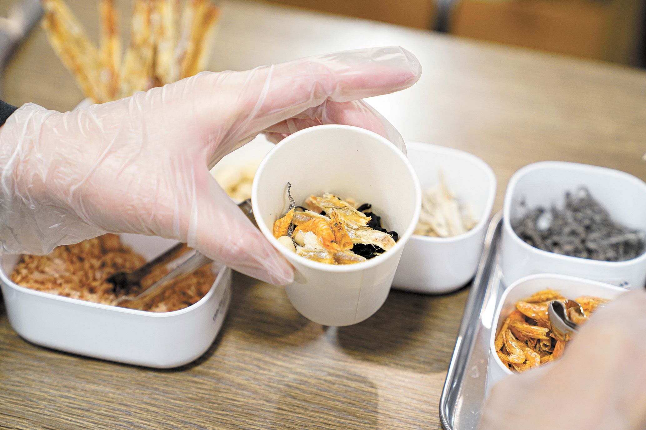 2.ミキサーにセットする。